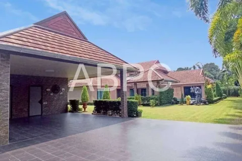 Casa de 3 dormitorios en Pattaya, Tailandia № 211721 - foto 5