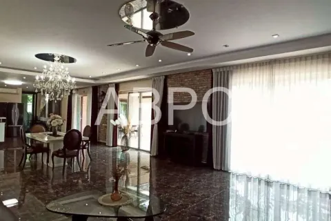 Casa de 3 dormitorios en Pattaya, Tailandia № 211721 - foto 9