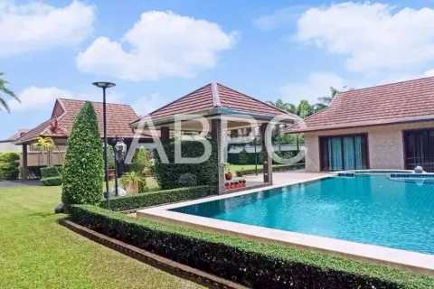 Casa de 3 dormitorios en Pattaya, Tailandia № 211721 - foto 3