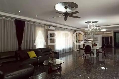 Casa de 3 dormitorios en Pattaya, Tailandia № 211721 - foto 8