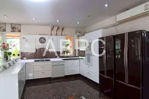 Casa de 3 dormitorios en Pattaya, Tailandia № 211721 - foto 10