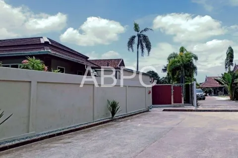 Casa de 3 dormitorios en Pattaya, Tailandia № 211721 - foto 6