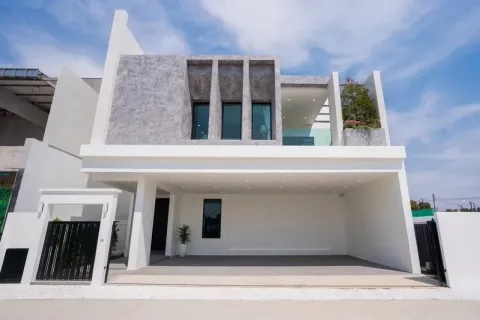 Casa de 4 dormitorios en Pattaya, Tailandia № 211718 - foto 15