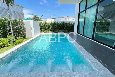 Casa de 4 dormitorios en Pattaya, Tailandia № 211718 - foto 6