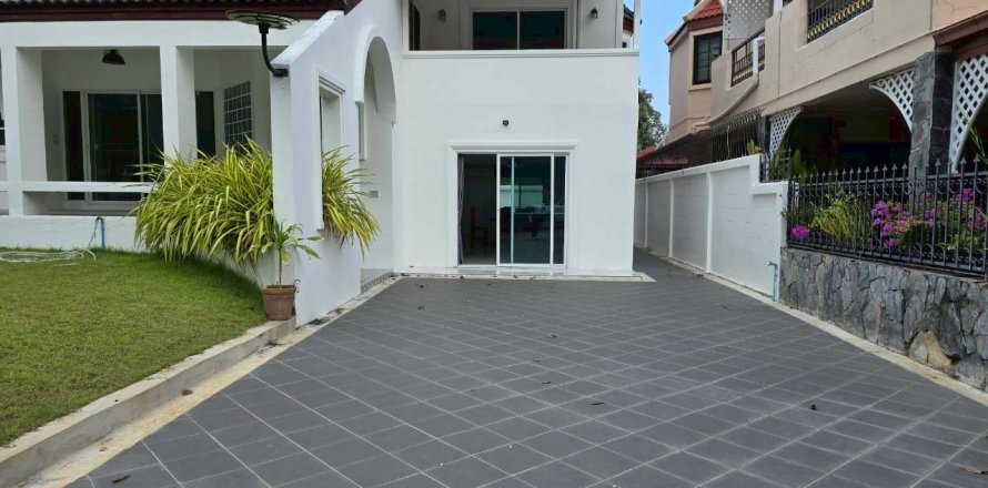 House in Pattaya, Thailand 3 bedrooms № 171334