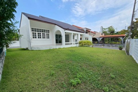 House in Pattaya, Thailand 3 bedrooms № 171334 - photo 3