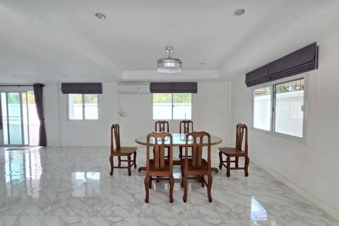 House in Pattaya, Thailand 3 bedrooms № 171334 - photo 11