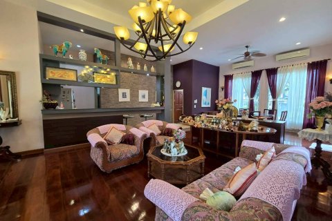 House in Pattaya, Thailand 2 bedrooms № 171335 - photo 11