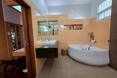 House in Pattaya, Thailand 2 bedrooms № 171335 - photo 26