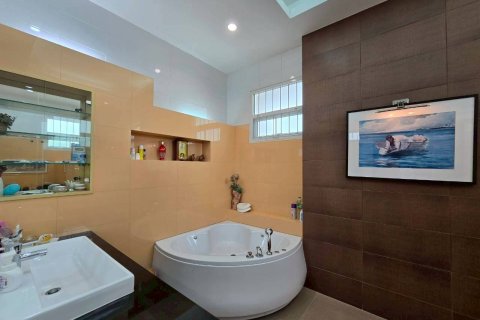 House in Pattaya, Thailand 2 bedrooms № 171335 - photo 27