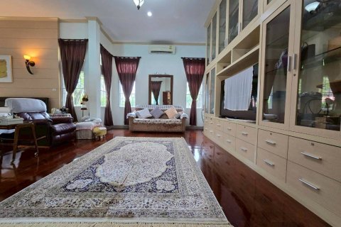 House in Pattaya, Thailand 2 bedrooms № 171335 - photo 9