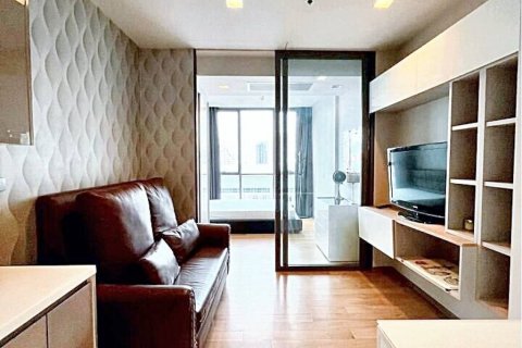 Студия в кондо в Бангкоке, Таиланд № 114683 - фото 1