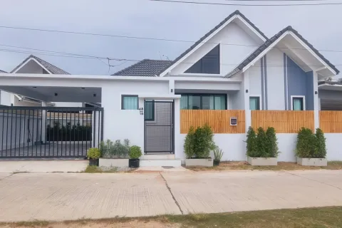 Дом в Паттайе, Таиланд с 4 комнатами № 155513 - фото 1