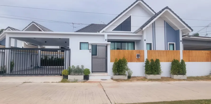 Дом в Паттайе, Таиланд с 4 комнатами № 155513