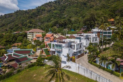 Villa in Kata, Thailand 4 bedrooms № 223437