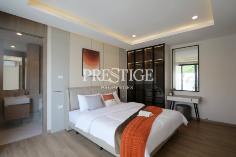 House in Pattaya, Thailand 4 bedrooms № 197650 - photo 18