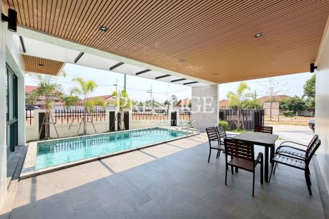 House in Pattaya, Thailand 4 bedrooms № 197650 - photo 27