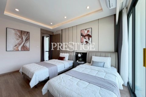 House in Pattaya, Thailand 4 bedrooms № 197650 - photo 24
