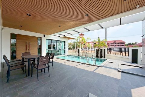 House in Pattaya, Thailand 4 bedrooms № 197650 - photo 28
