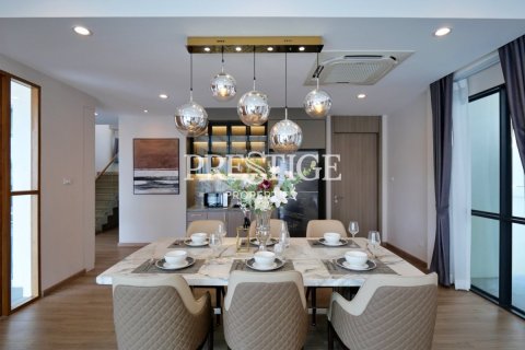 House in Pattaya, Thailand 4 bedrooms № 197650 - photo 8