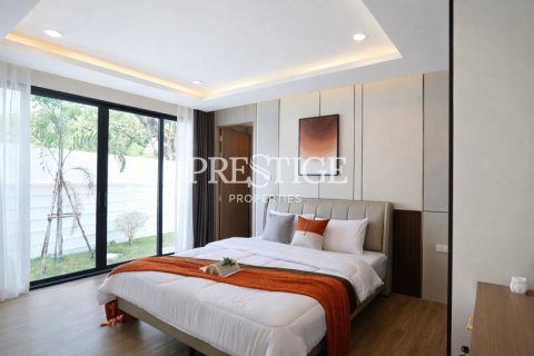 House in Pattaya, Thailand 4 bedrooms № 197650 - photo 19