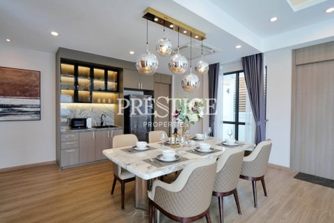 House in Pattaya, Thailand 4 bedrooms № 197650 - photo 9