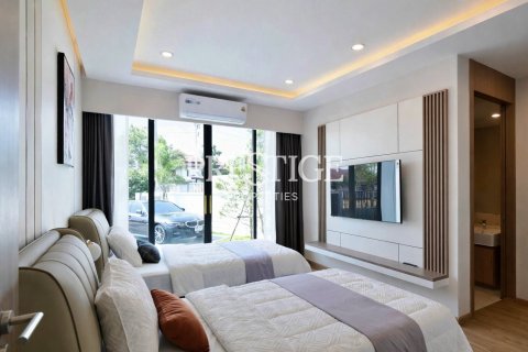 House in Pattaya, Thailand 4 bedrooms № 197650 - photo 25