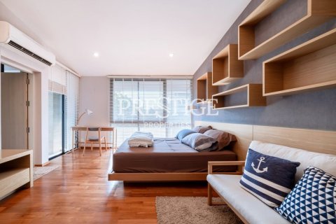 House in Pattaya, Thailand 3 bedrooms № 197648 - photo 13