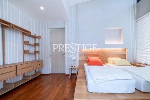 House in Pattaya, Thailand 3 bedrooms № 197648 - photo 16