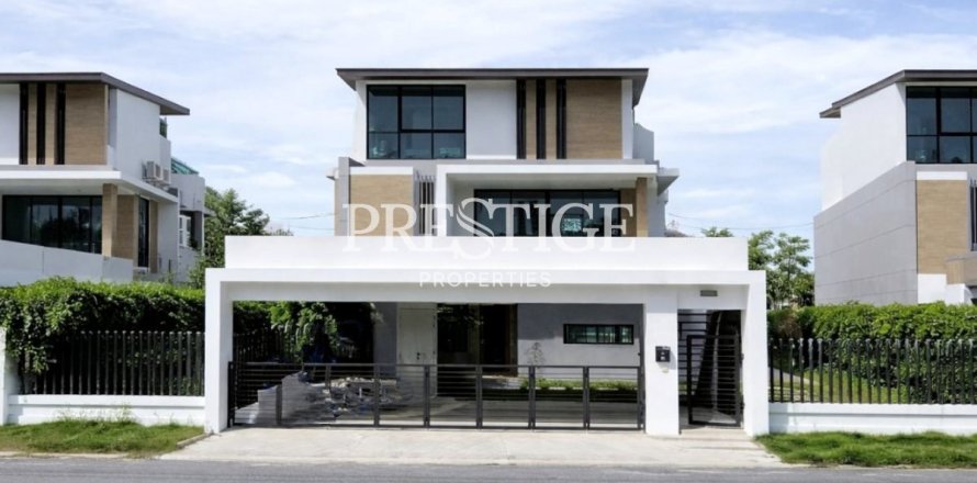House in Pattaya, Thailand 3 bedrooms № 197648