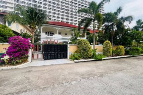 Дом в Паттайе, Таиланд с 4 спальнями  № 115117 - фото 1