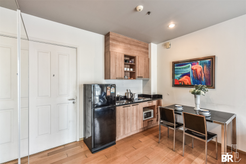Condo in Bangkok, Thailand, 1 bedroom  № 185657 - photo 1