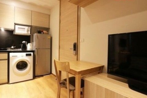 Студия в кондо в Клонг Тоэй, Бангкок, Таиланд № 161871 - фото 6