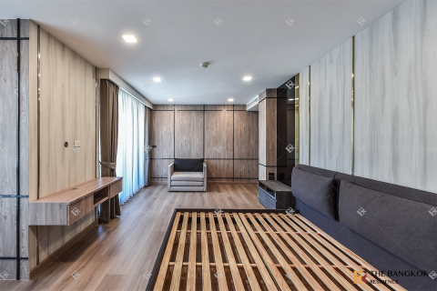 Condo in Bangkok, Thailand, 3 bedrooms № 184307 - photo 8