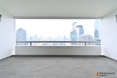 Condo in Bangkok, Thailand, 3 bedrooms № 184307 - photo 4