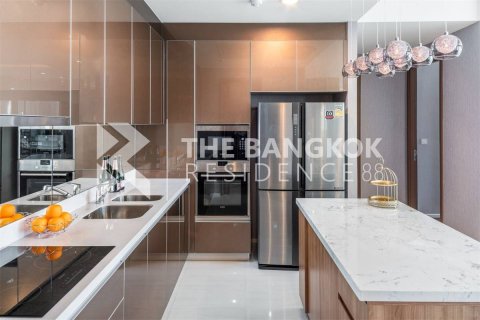 Condo in Bangkok, Thailand, 3 bedrooms № 184310 - photo 4