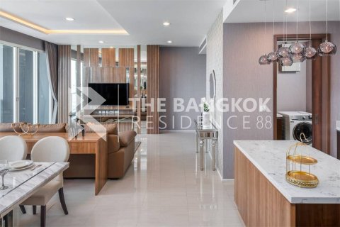 Condo in Bangkok, Thailand, 3 bedrooms № 184310 - photo 3