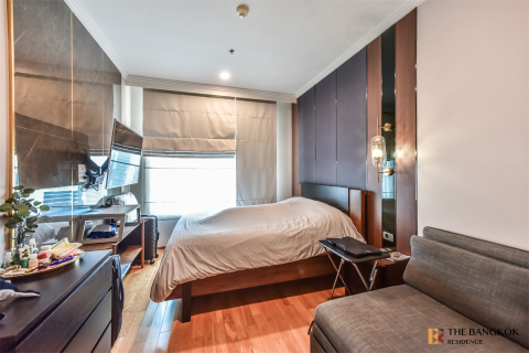 Condo in Bangkok, Thailand, 3 bedrooms № 184313 - photo 8