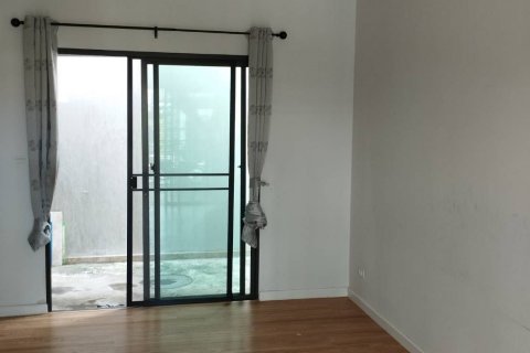 Таунхаус в Банг Каео, Таиланд с 3 спальнями № 140783 - фото 4