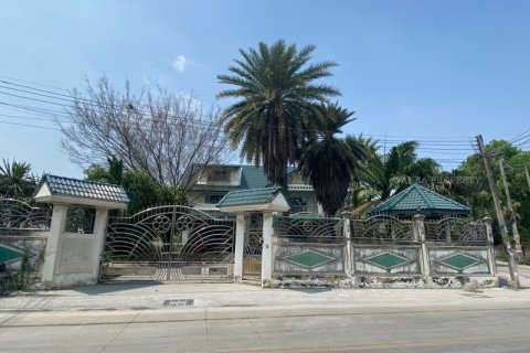 House in Pattaya, Thailand 9 bedrooms № 140789