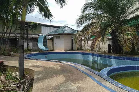 House in Pattaya, Thailand 9 bedrooms № 140789 - photo 4