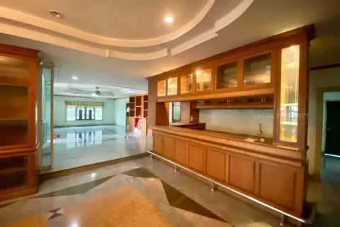 House in Pattaya, Thailand 9 bedrooms № 140789 - photo 15