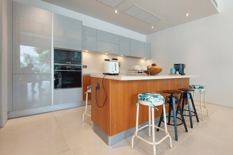 Villa in Phuket, Thailand 3 bedrooms № 140785 - photo 9