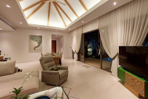 Villa in Phuket, Thailand 3 bedrooms № 140785 - photo 11