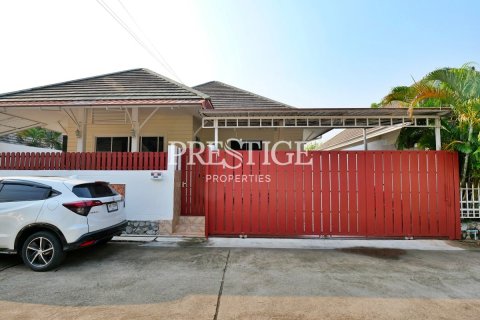 House in Pattaya, Thailand 3 bedrooms № 198522