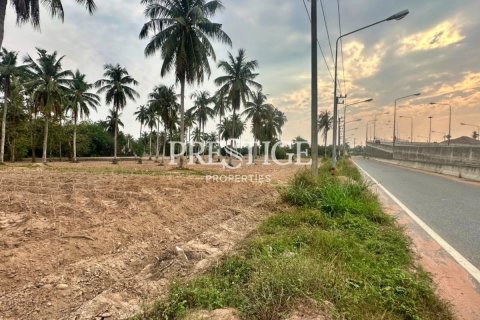Land in Pattaya, Thailand 3200 sq.m. № 198518
