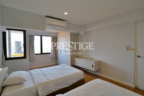 Condo in Pattaya, Thailand, 3 bedrooms № 198520 - photo 23