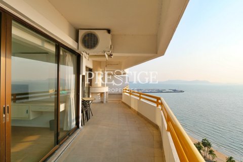 Condo in Pattaya, Thailand, 3 bedrooms № 198520 - photo 15