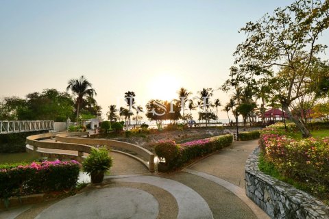 Condo in Pattaya, Thailand, 3 bedrooms № 198520 - photo 27