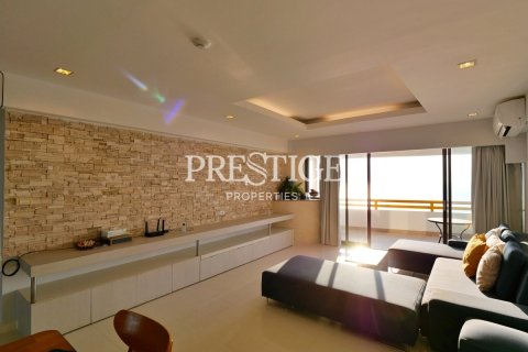 Condo in Pattaya, Thailand, 3 bedrooms № 198520 - photo 3